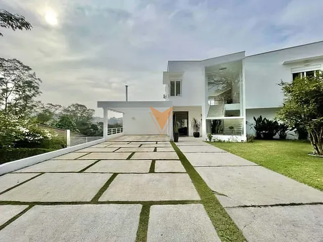 Sobrado com 1182m² 4 quartos e 5 banheiros, à venda, no bairro Granja Viana em Cotia