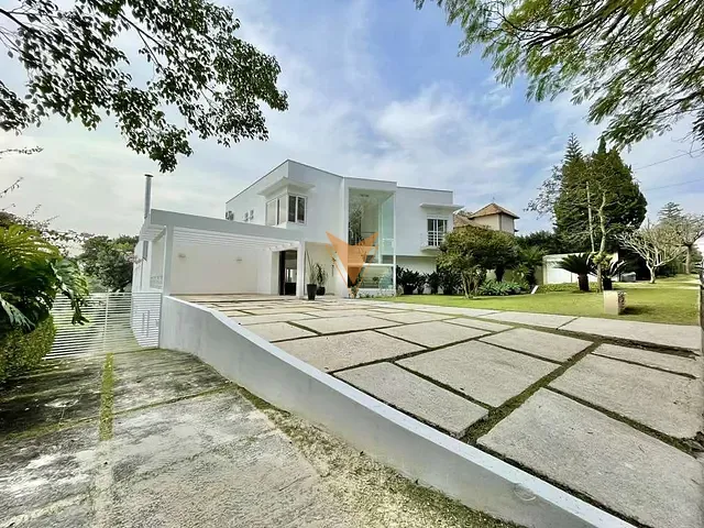 Sobrado com 1182m² 4 quartos e 5 banheiros, à venda, no bairro Granja Viana em Cotia