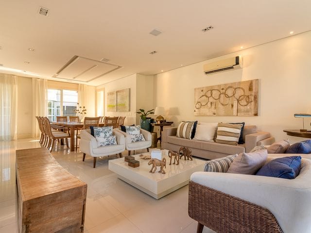 Sobrado com 777m² 5 quartos e 9 banheiros, à venda, no bairro Jardim Acapulco em Guarujá