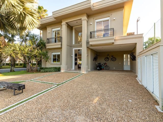 Sobrado com 777m² 5 quartos e 9 banheiros, à venda, no bairro Jardim Acapulco em Guarujá
