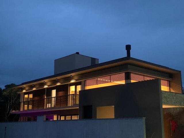 Sobrado com 386m² 4 quartos e 3 banheiros, à venda, no bairro Campeche em Florianópolis