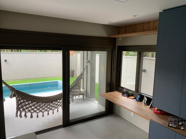 Sobrado com 386m² 4 quartos e 3 banheiros, à venda, no bairro Campeche em Florianópolis