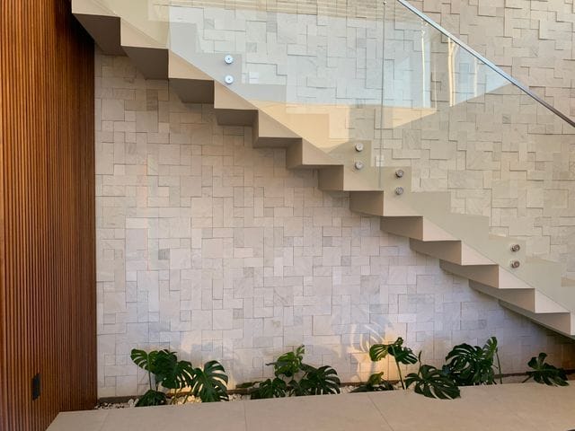 Sobrado com 386m² 4 quartos e 3 banheiros, à venda, no bairro Campeche em Florianópolis