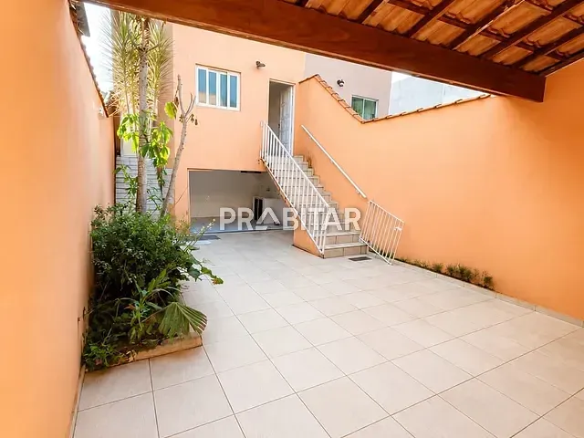 Sobrado 3 quartos e 3 banheiros, à venda, no bairro Parque Santa Teresa em Carapicuíba