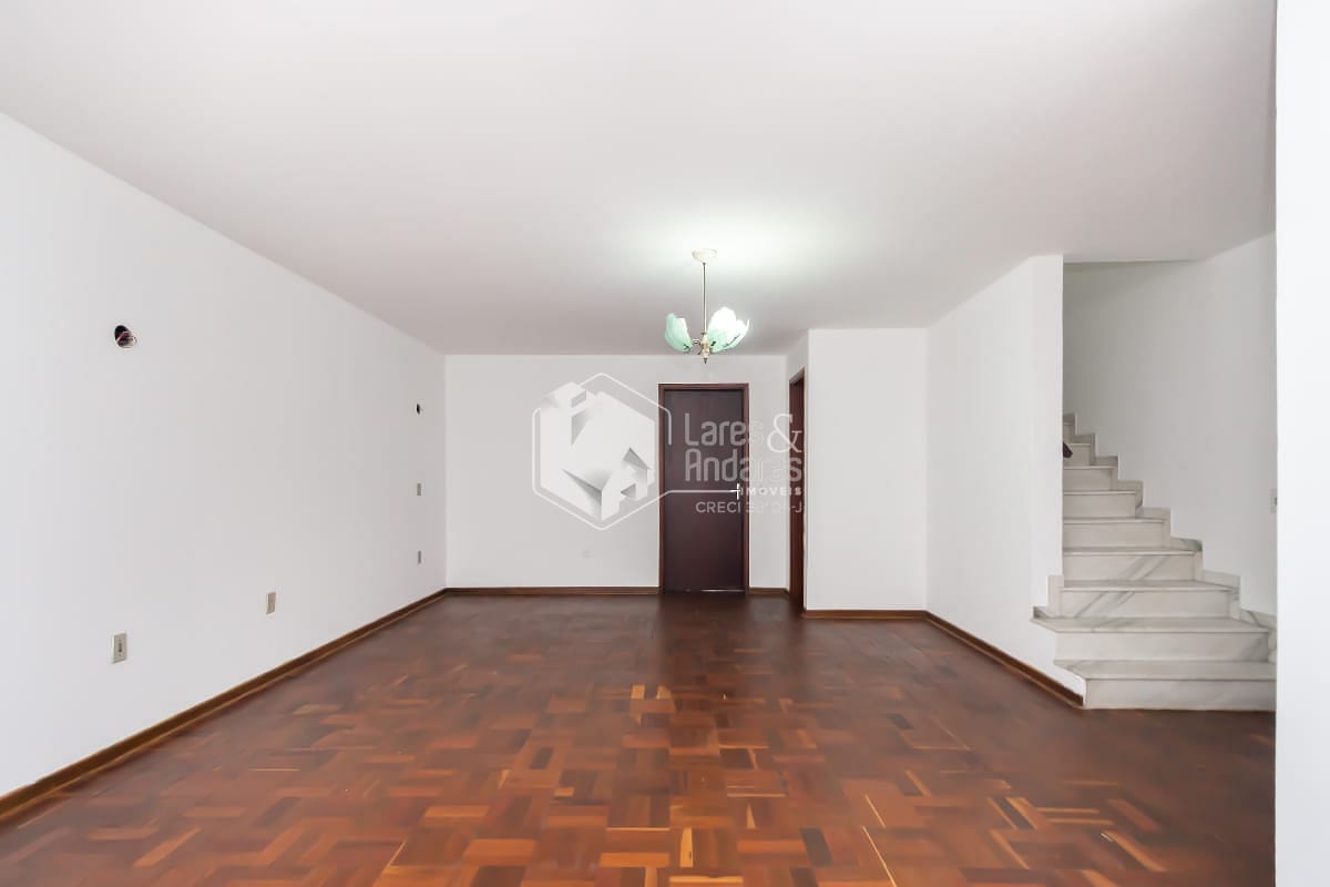 Sobrado, 3 quartos, 201 m² - Foto 1