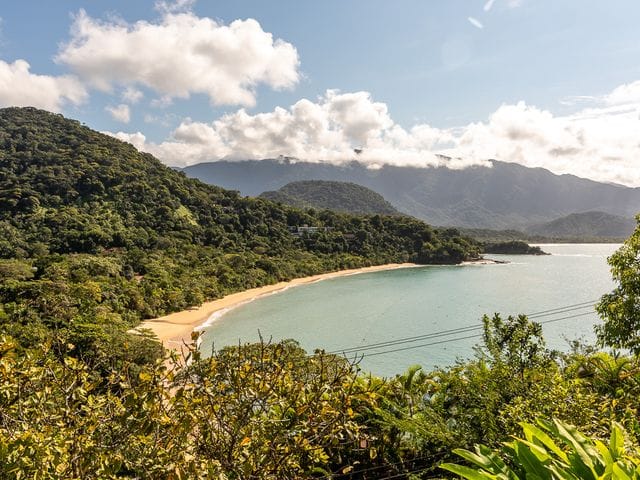 Sobrado com 2440m² 4 quartos e 8 banheiros, à venda, no bairro Praia Vermelha do Sul em Ubatuba