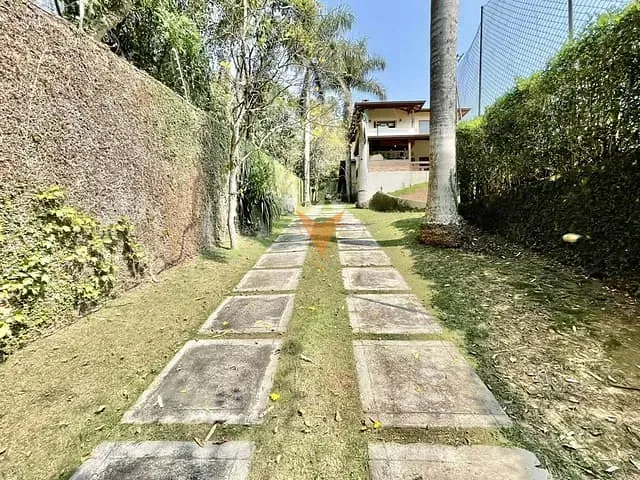 Sobrado com 2535m² 4 quartos e 6 banheiros, à venda, no bairro Chácara Vale do Rio Cotia em Carapicuíba