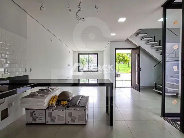 Sobrado com 178m² 3 quartos e 2 banheiros, à venda ou para alugar, no bairro Cajuru do Sul em Sorocaba
