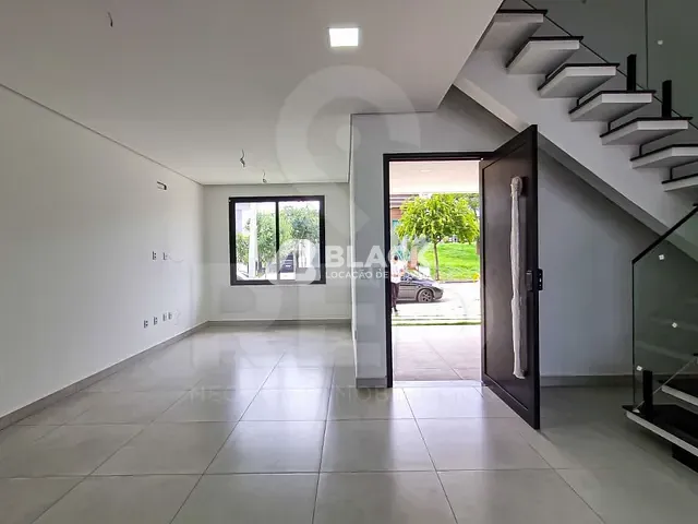 Sobrado com 178m² 3 quartos e 2 banheiros, à venda ou para alugar, no bairro Cajuru do Sul em Sorocaba