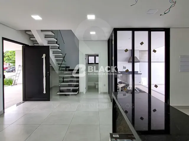 Sobrado com 178m² 3 quartos e 2 banheiros, à venda ou para alugar, no bairro Cajuru do Sul em Sorocaba
