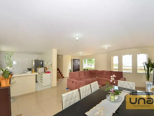 Sobrado com 140m² 4 quartos e 5 banheiros, à venda, no bairro Campina do Siqueira em Curitiba