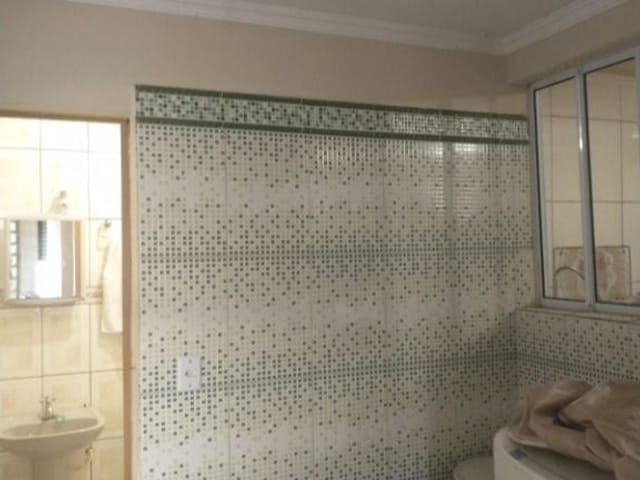 Sobrado com 220m² 4 quartos e 4 banheiros, à venda, no bairro Jardim Santa Tereza em Embu das Artes