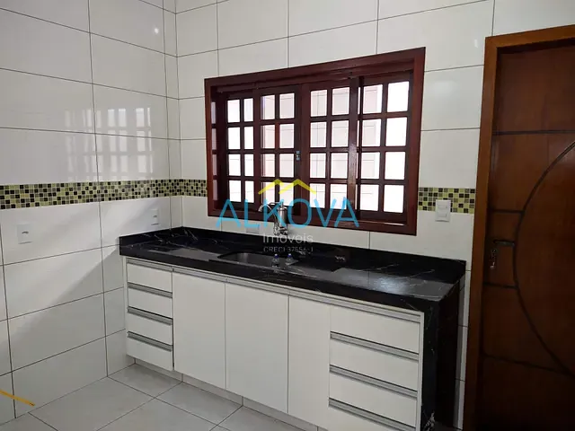 Sobrado com 305m² 4 quartos e 4 banheiros, à venda, no bairro Residencial Santa Paula em Jacareí