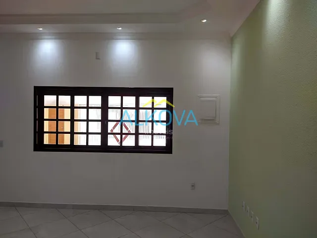 Sobrado com 305m² 4 quartos e 4 banheiros, à venda, no bairro Residencial Santa Paula em Jacareí