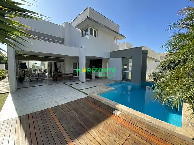 Sobrado com 450m² 4 quartos e 5 banheiros, à venda, no bairro Urbanova em São José dos Campos