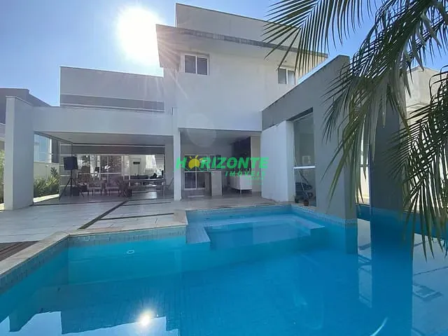 Sobrado com 450m² 4 quartos e 5 banheiros, à venda, no bairro Urbanova em São José dos Campos
