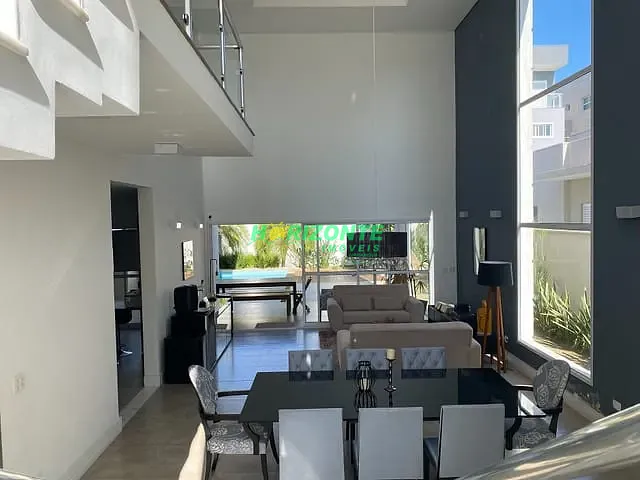 Sobrado com 450m² 4 quartos e 5 banheiros, à venda, no bairro Urbanova em São José dos Campos