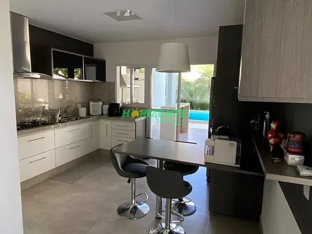 Sobrado com 450m² 4 quartos e 5 banheiros, à venda, no bairro urbanova em São José dos Campos