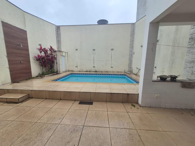 Sobrado com 200m² 3 quartos e 5 banheiros, à venda ou para alugar, no bairro Jardim da Glória em São Paulo