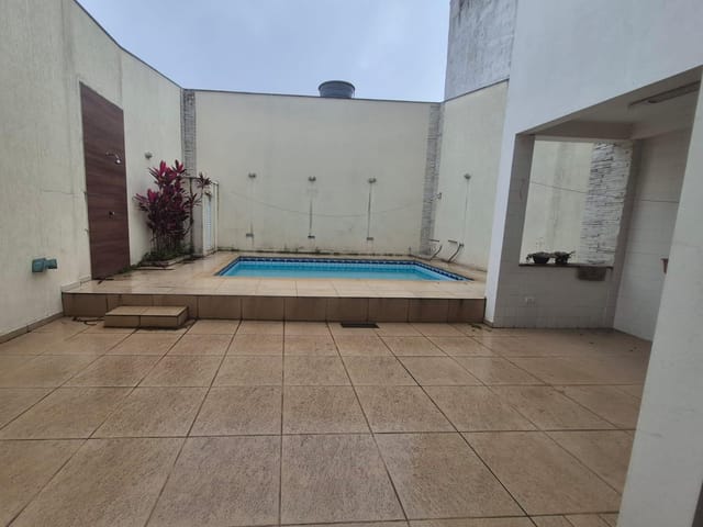 Sobrado com 200m² 3 quartos e 5 banheiros, à venda ou para alugar, no bairro Jardim da Glória em São Paulo