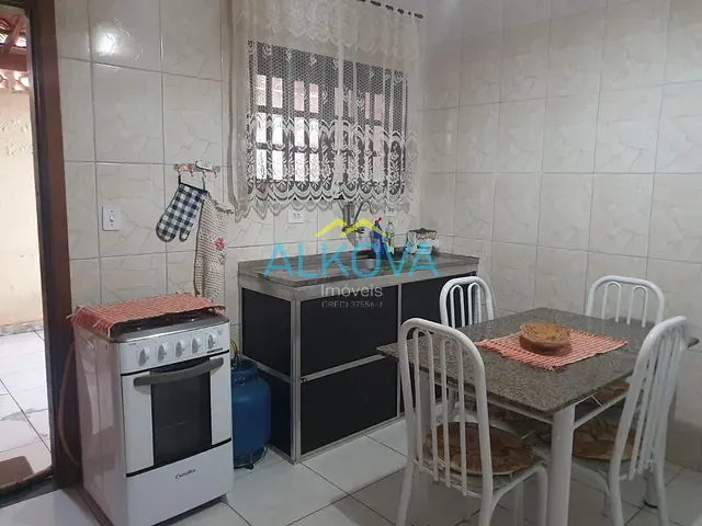 Sobrado com 60m² 2 quartos e 1 banheiro, à venda, no bairro Pontal de Santa Marina em Caraguatatuba