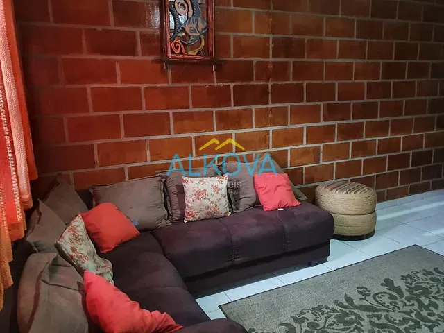 Sobrado com 60m² 2 quartos e 1 banheiro, à venda, no bairro Pontal de Santa Marina em Caraguatatuba