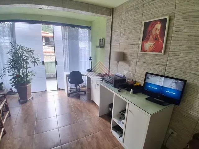 Sobrado com 287m² 5 quartos e 2 banheiros, à venda, no bairro Jardim Haydee em Mauá
