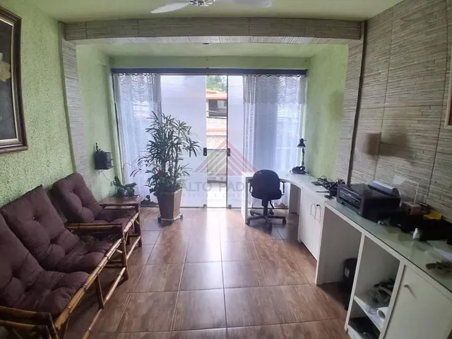 Sobrado com 287m² 5 quartos e 2 banheiros, à venda, no bairro Jardim Haydee em Mauá