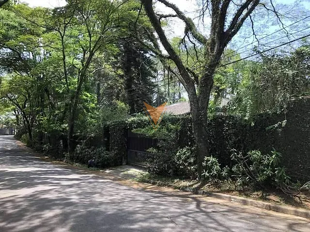Sobrado com 2385m² 3 quartos e 5 banheiros, à venda, no bairro Chácara São João em Carapicuíba