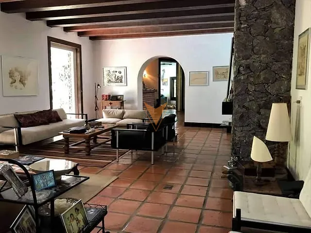 Sobrado com 2385m² 3 quartos e 5 banheiros, à venda, no bairro Chácara São João em Carapicuíba