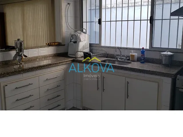 Sobrado com 300m² 3 quartos e 2 banheiros, à venda, no bairro Vila Canevari em Cruzeiro