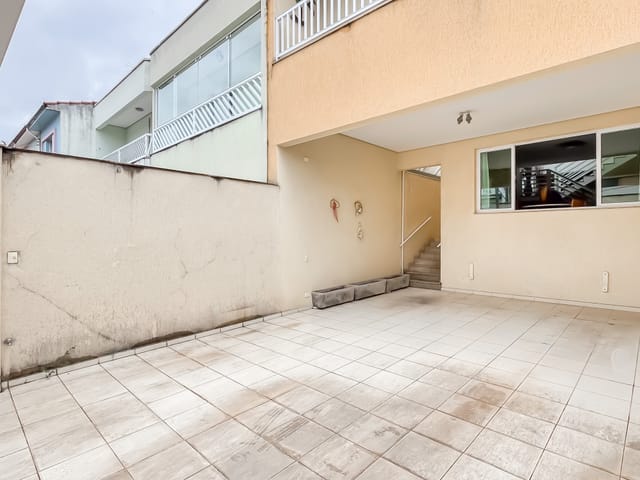 Sobrado com 204m² 4 quartos e 4 banheiros, à venda, no bairro Vila Gumercindo em São Paulo