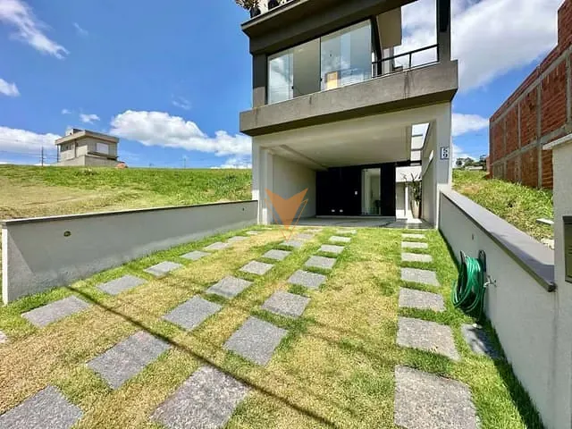 Sobrado com 125m² 3 quartos e 3 banheiros, à venda, no bairro Das Pedras em Cotia