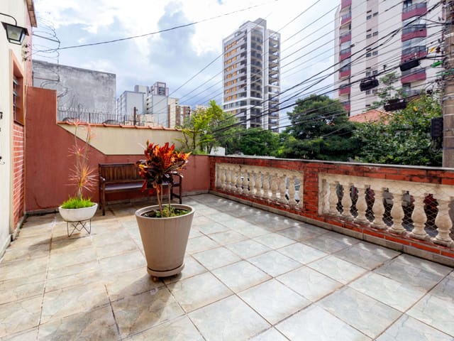 Sobrado com 238m² 4 quartos e 3 banheiros, à venda, no bairro Sumaré em São Paulo
