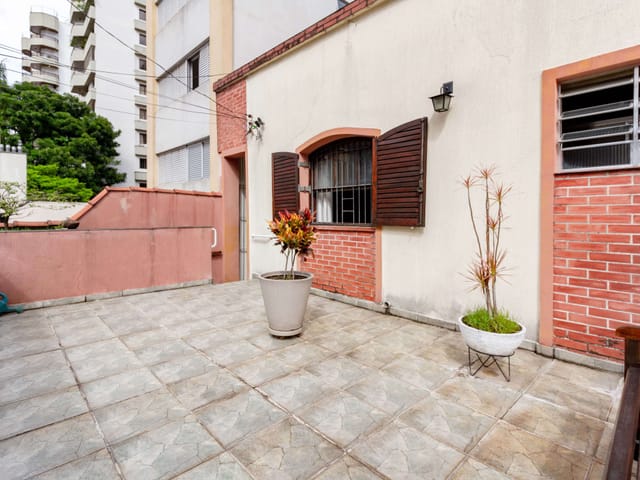 Sobrado com 238m² 4 quartos e 3 banheiros, à venda, no bairro Sumaré em São Paulo