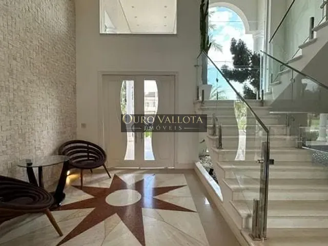 Sobrado à venda, no bairro Jardim Acapulco em Guarujá