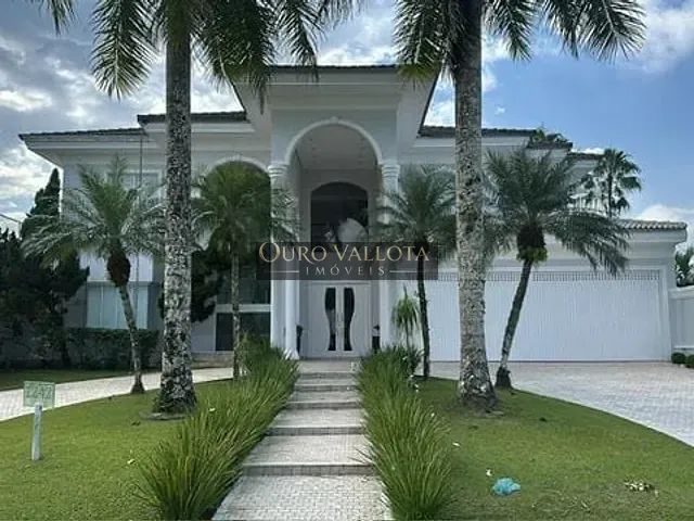 Sobrado à venda, no bairro Jardim Acapulco em Guarujá