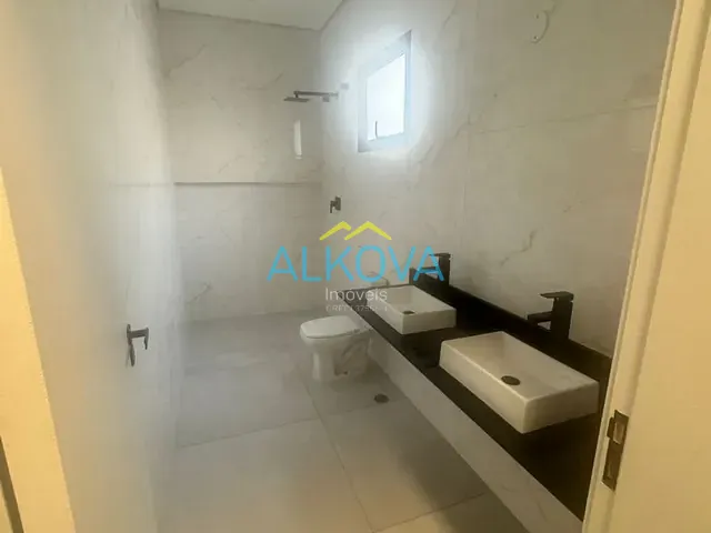 Sobrado com 389m² 4 quartos e 5 banheiros, à venda, no bairro Loteamento Verana em São José dos Campos
