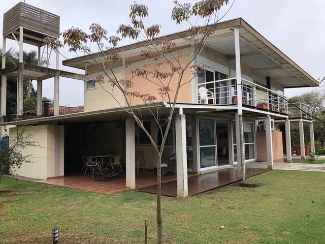 Foto do Sobrado - Casa à Venda , Moderno no Miolo da Granja Viana – 3 Suítes, 3 Banheiros, 3 Vagas, 344m², Conforto e Sofisticação em Localização Privilegiada | Eleve Imóveis