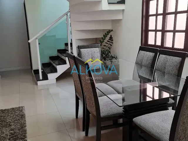 Sobrado com 170m² 3 quartos e 3 banheiros, à venda, no bairro Jardim Rodolfo em São José dos Campos
