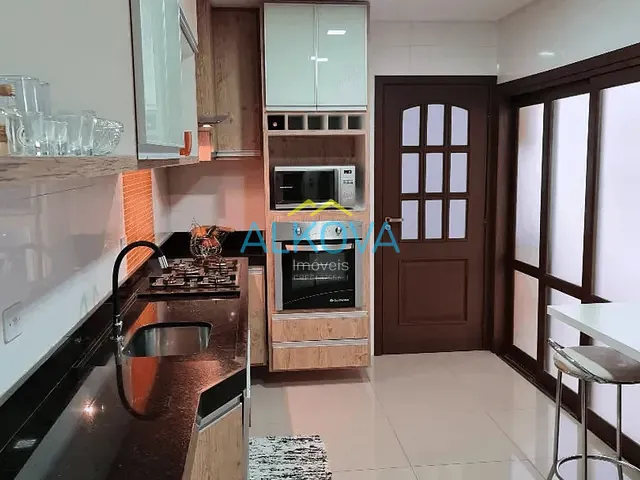 Sobrado com 170m² 3 quartos e 3 banheiros, à venda, no bairro Jardim Rodolfo em São José dos Campos