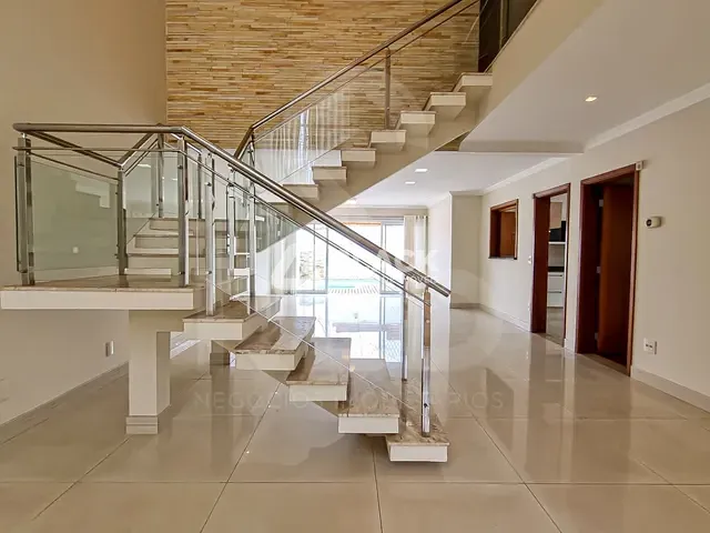 Sobrado com 300m² 3 quartos e 5 banheiros, para alugar, no bairro Itapeva em Votorantim