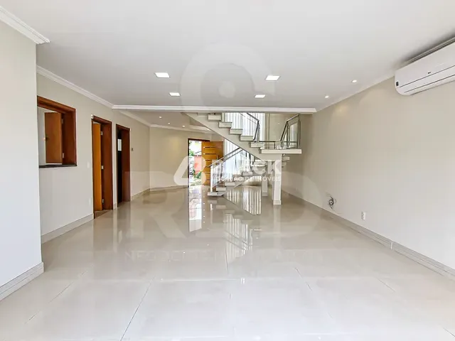 Sobrado com 300m² 3 quartos e 5 banheiros, para alugar, no bairro Itapeva em Votorantim