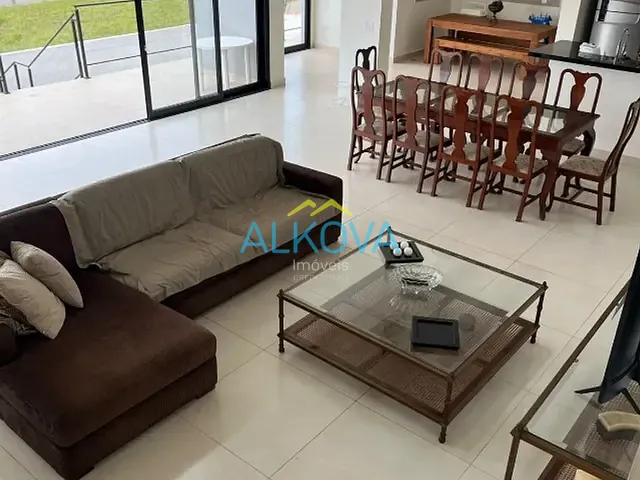 Sobrado com 1100m² 4 quartos e 5 banheiros, à venda, no bairro Condomínio Colinas do Parahyba em São José dos Campos