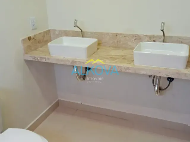 Sobrado com 1100m² 4 quartos e 5 banheiros, à venda, no bairro Condomínio Colinas do Parahyba em São José dos Campos