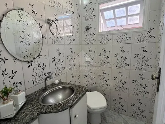 Sobrado com 322m² 3 quartos e 1 banheiro, à venda, no bairro Jardim Guapituba em Mauá
