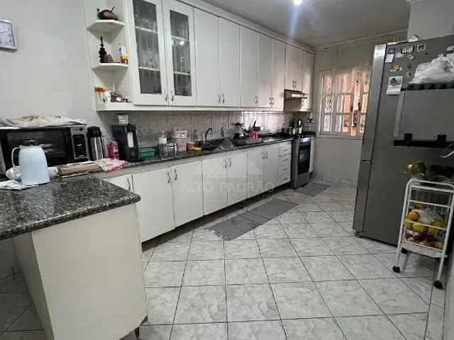 Sobrado com 322m² 3 quartos e 1 banheiro, à venda, no bairro Jardim Guapituba em Mauá