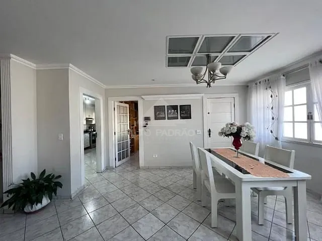Sobrado com 322m² 3 quartos e 1 banheiro, à venda, no bairro Jardim Guapituba em Mauá