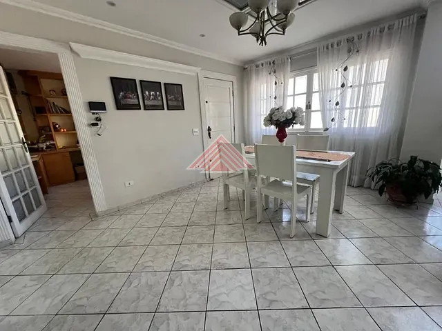 Sobrado com 322m² 3 quartos e 1 banheiro, à venda, no bairro Jardim Guapituba em Mauá