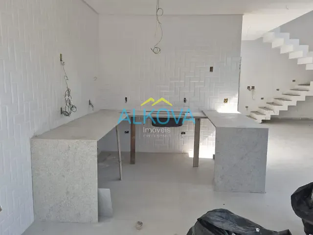 Sobrado com 350m² 4 quartos e 5 banheiros, à venda, no bairro Condomínio Residencial Mantiqueira em São José dos Campos